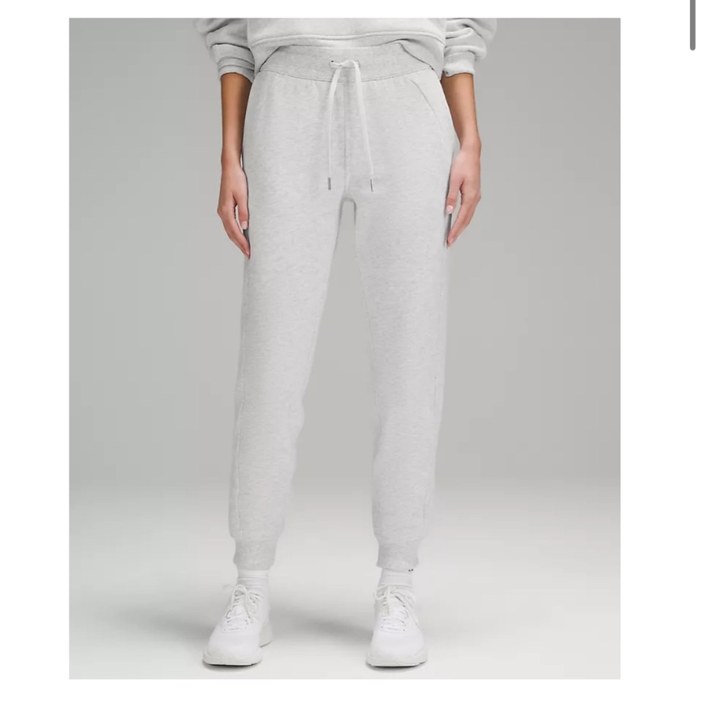 Lululemon Scuba High-Rise Jogger